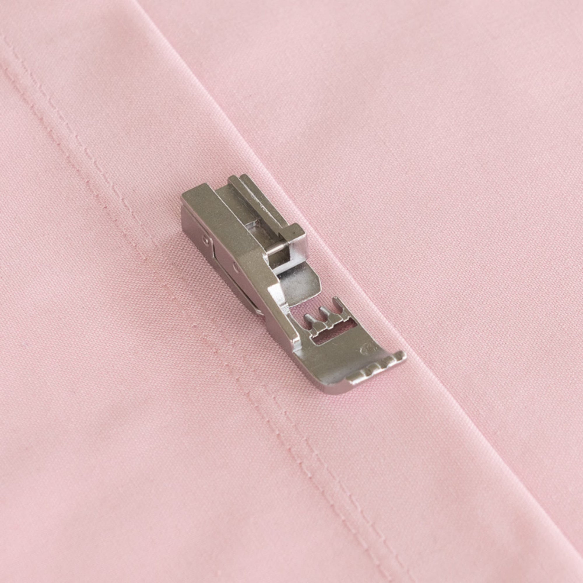 Smal cover stitch foot